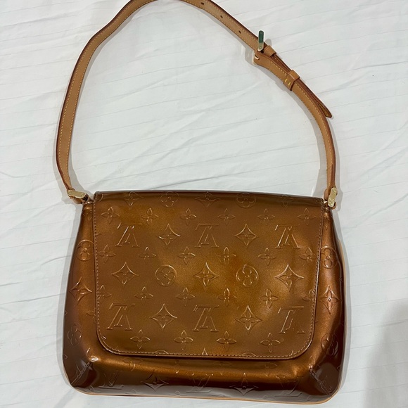 Authentic Vintage Louis Vuitton Thompson St Vernis Leather bronze shoulder bag - Picture 8 of 16